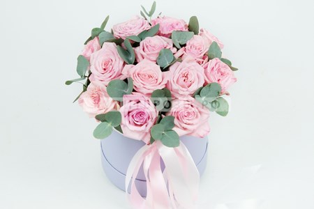 Розы в коробке Формула любви купить в Москве недорого